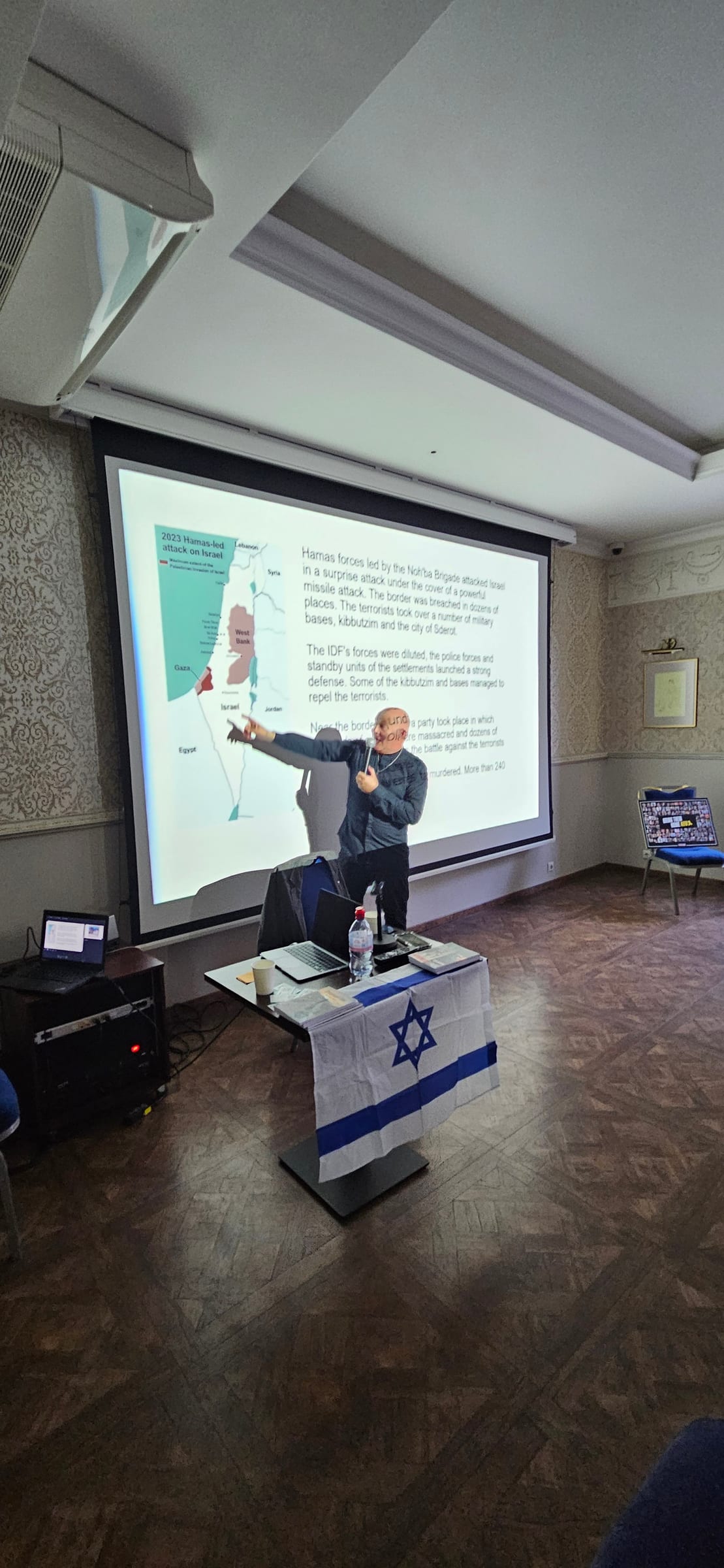 Lecture on the October 7 Hamas attack with map presentation
